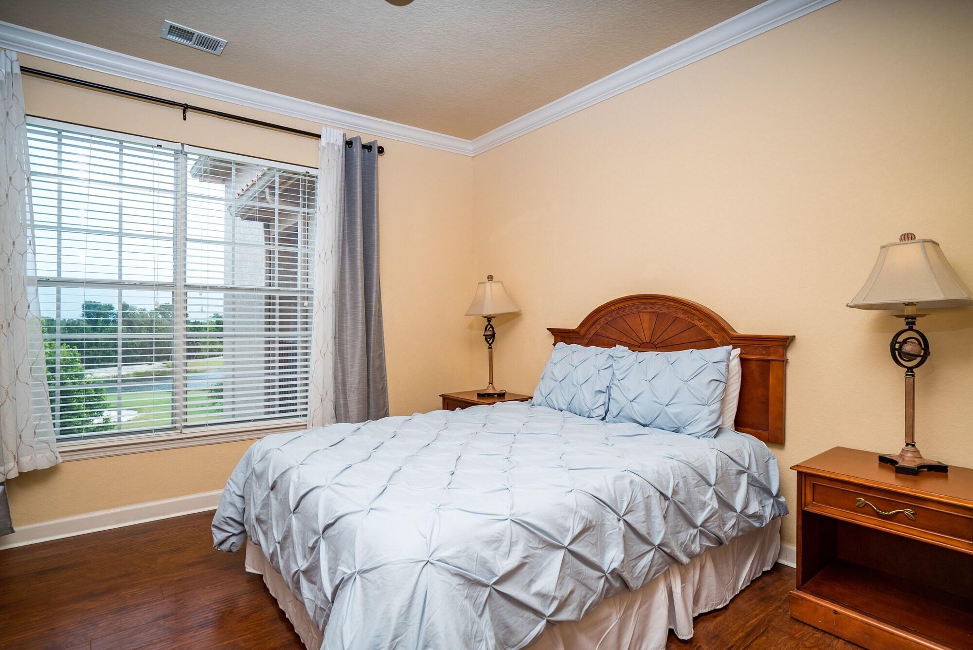 Golf Course View top floor Tuscana Resort — 4-Star Luxury Hotel in Kissimmee, United States