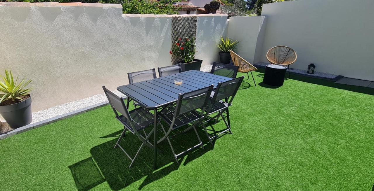 Le Cocon Des Bois — 4-Star Luxury Hotel in Martigues, France