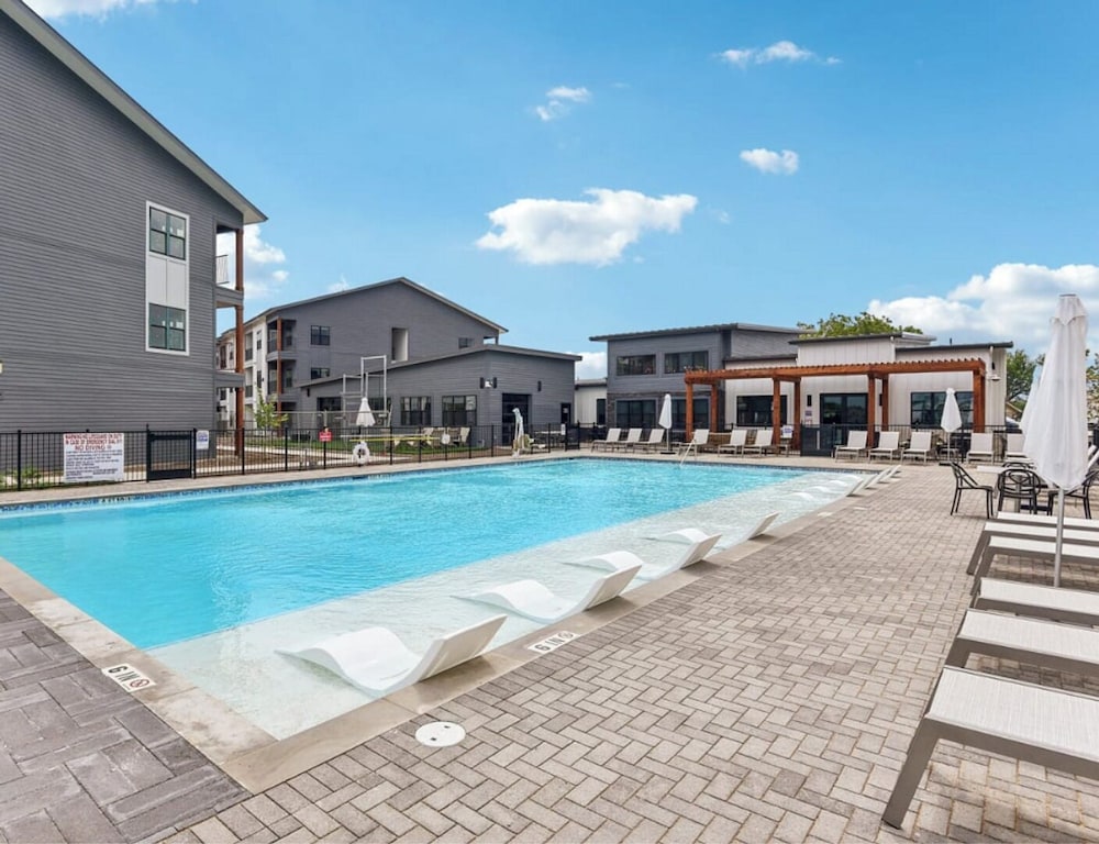 Landing Apartments Near Navarro Isd 22323501 — Seguin