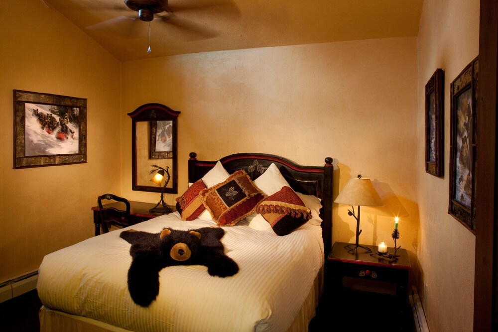 Alpine Village Suites - photo 21