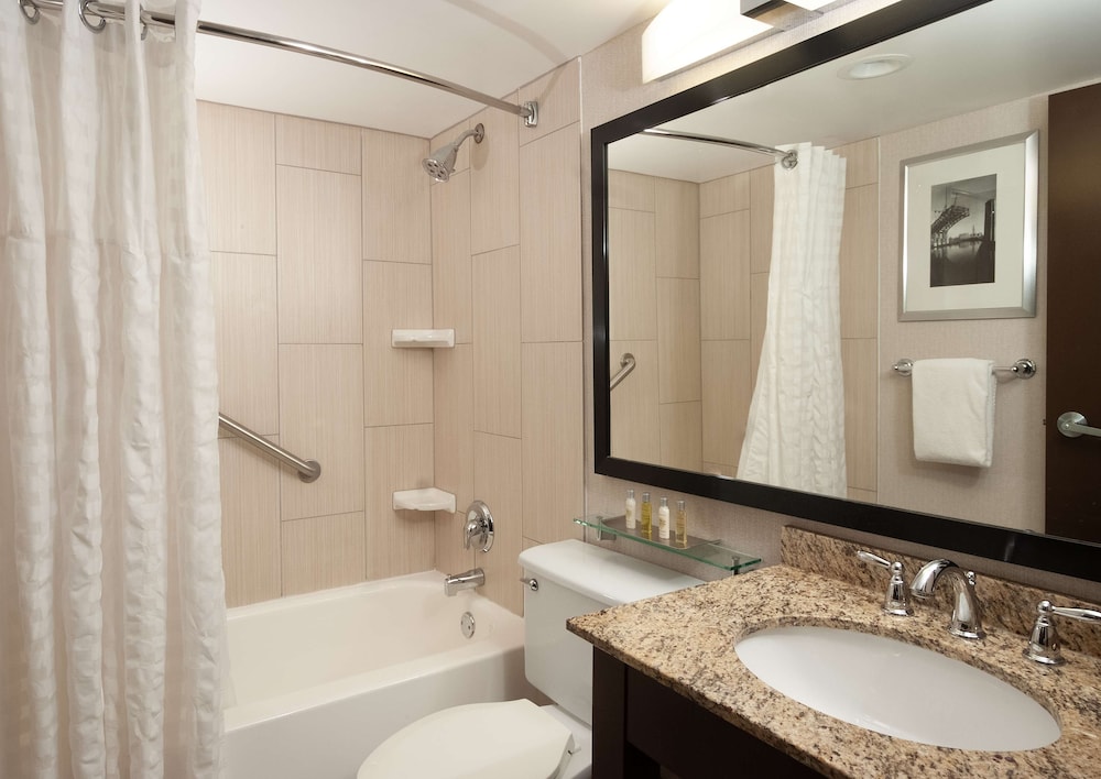 DoubleTree by Hilton Hotel Cleveland Downtown Lakeside - photo 20