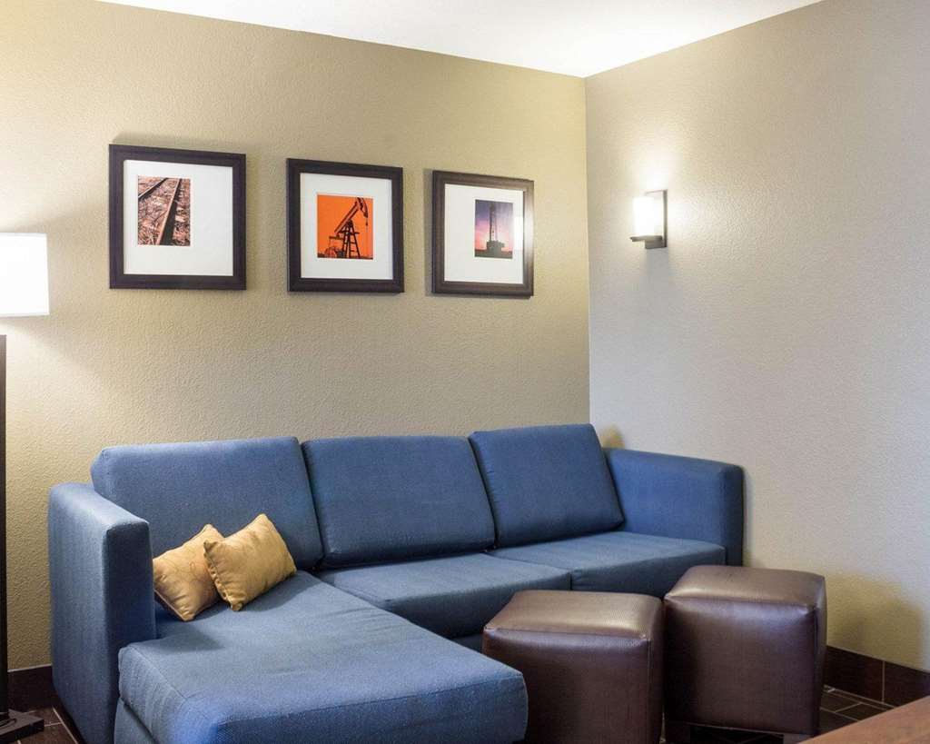 Comfort Suites Minot South - photo 24