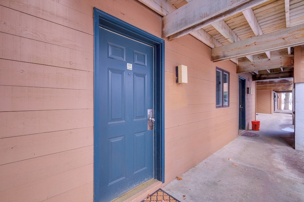 Bellaire Condo Walk to Shanty Creek Resort - photo 7