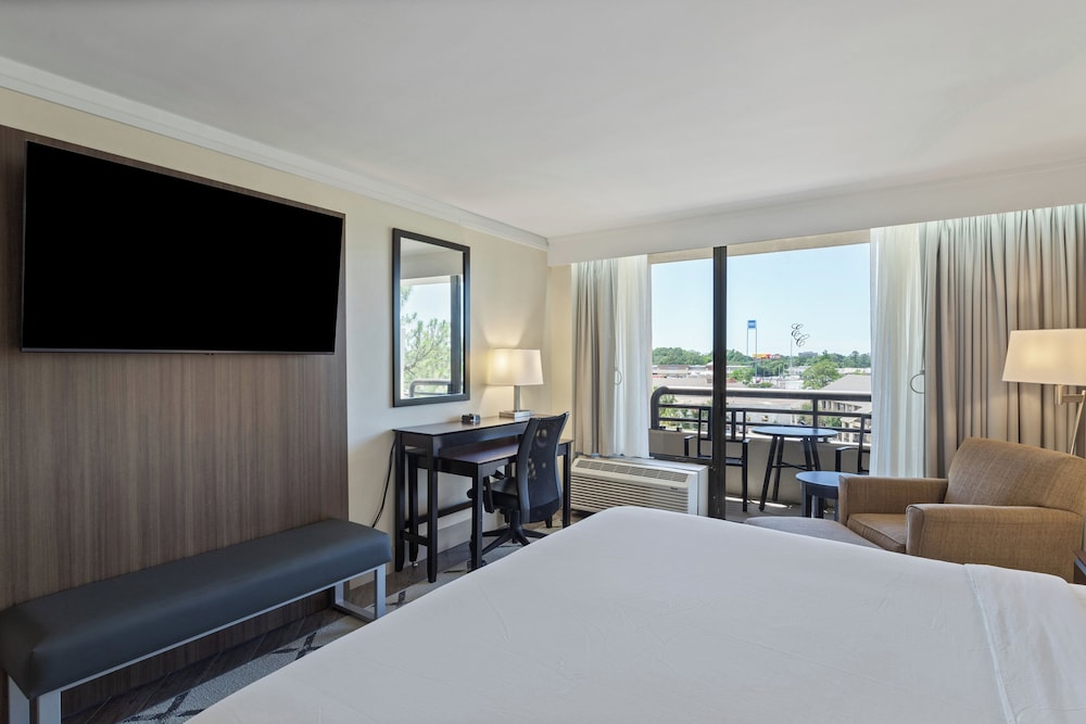 Crowne Plaza Executive Center Baton Rouge by IHG - photo 25