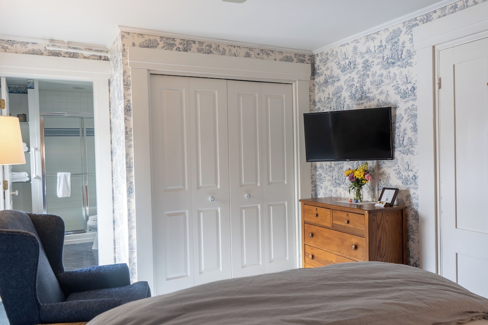 The White Gables Inn - photo 8