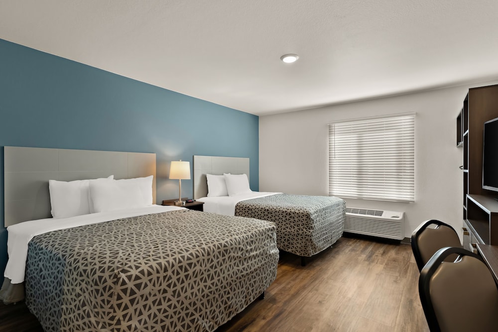 WoodSpring Suites Fort Collins - photo 11