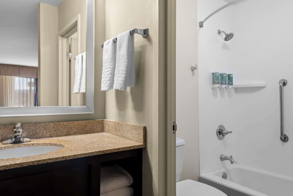 Best Western Newport Inn - photo 33