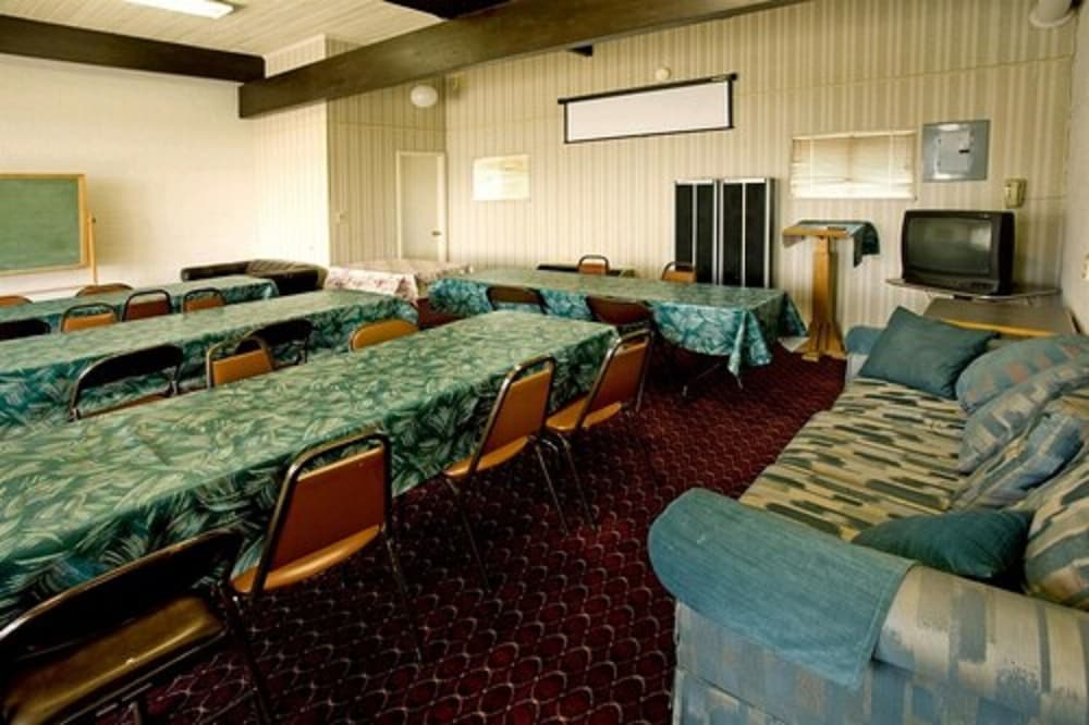 Extended Stay Suites Cookeville Tennessee Tech - photo 34