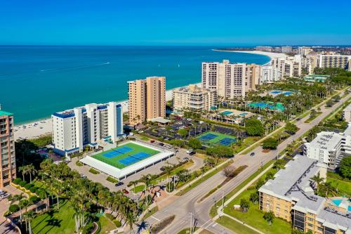 Your Vitamin Sea I Beachfront 3 Bed — 4-Star Luxury Hotel in Marco Island, United States