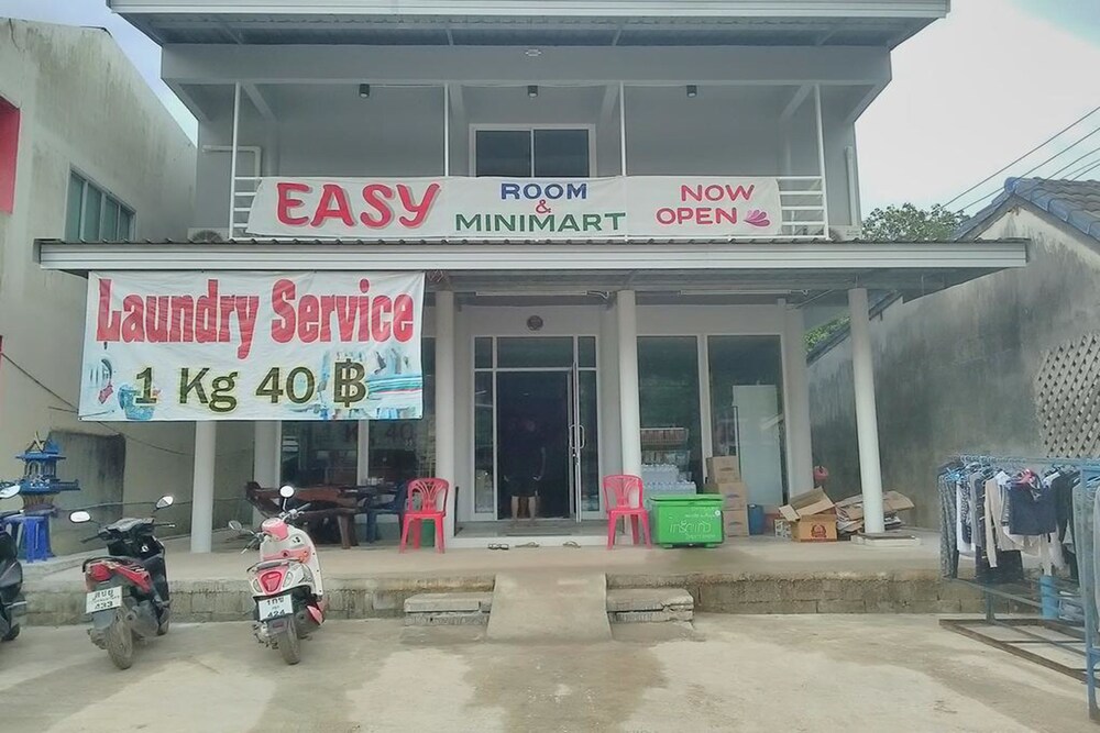 Easy Rooms and Minimart in Ko Lanta, Thailand