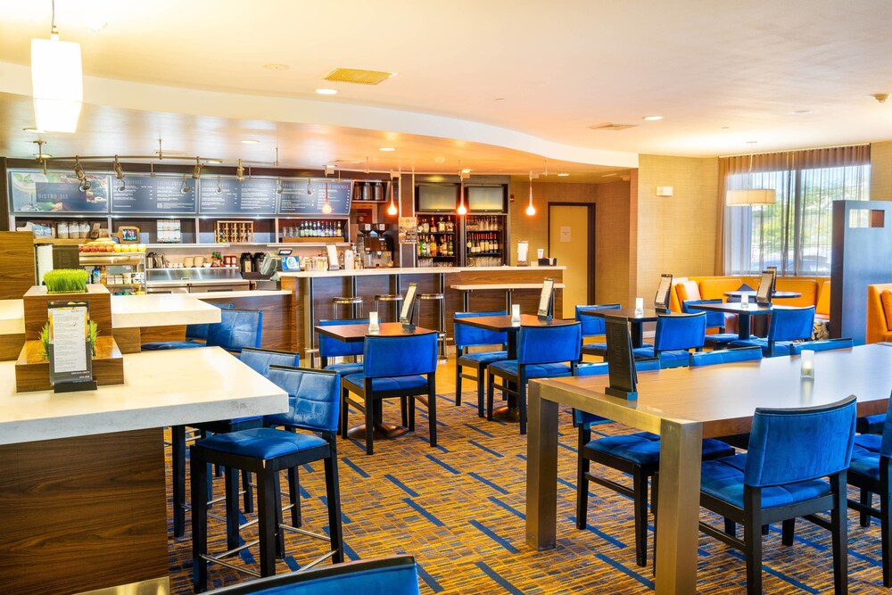 Courtyard by Marriott Kingston in Kingston, United States