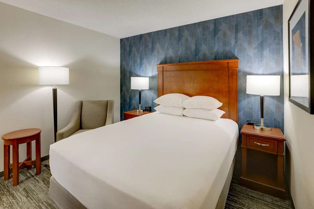 Drury Inn & Suites St. Louis St. Peters - photo 32
