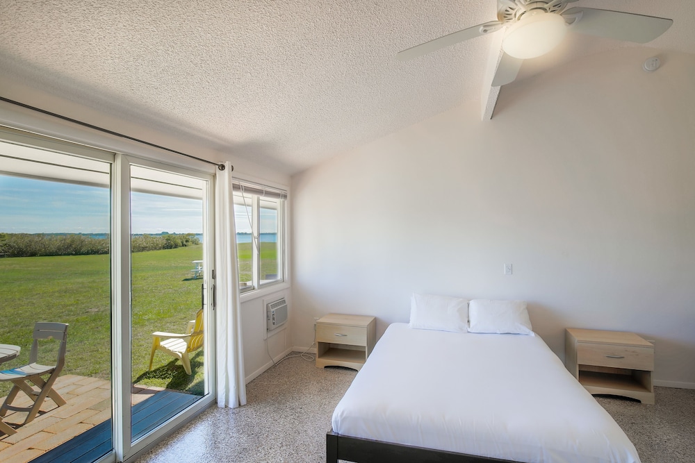 Montauk Bungalows - photo 16