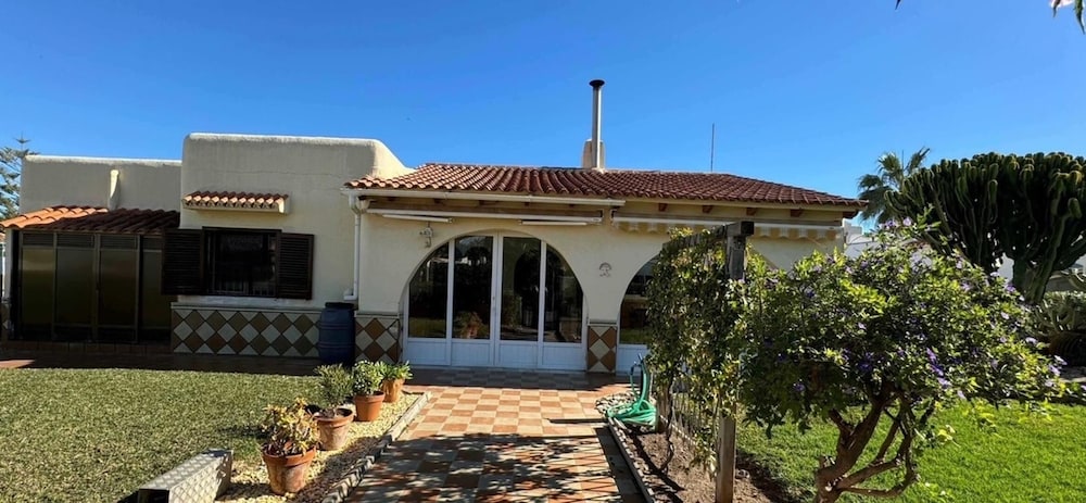 Villa Evelina 1 Minute to Beach Sleeps 8 — 4-Star Luxury Hotel in Vera, Spain