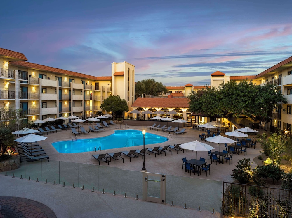 Embassy Suites by Hilton Scottsdale Resort - photo 30