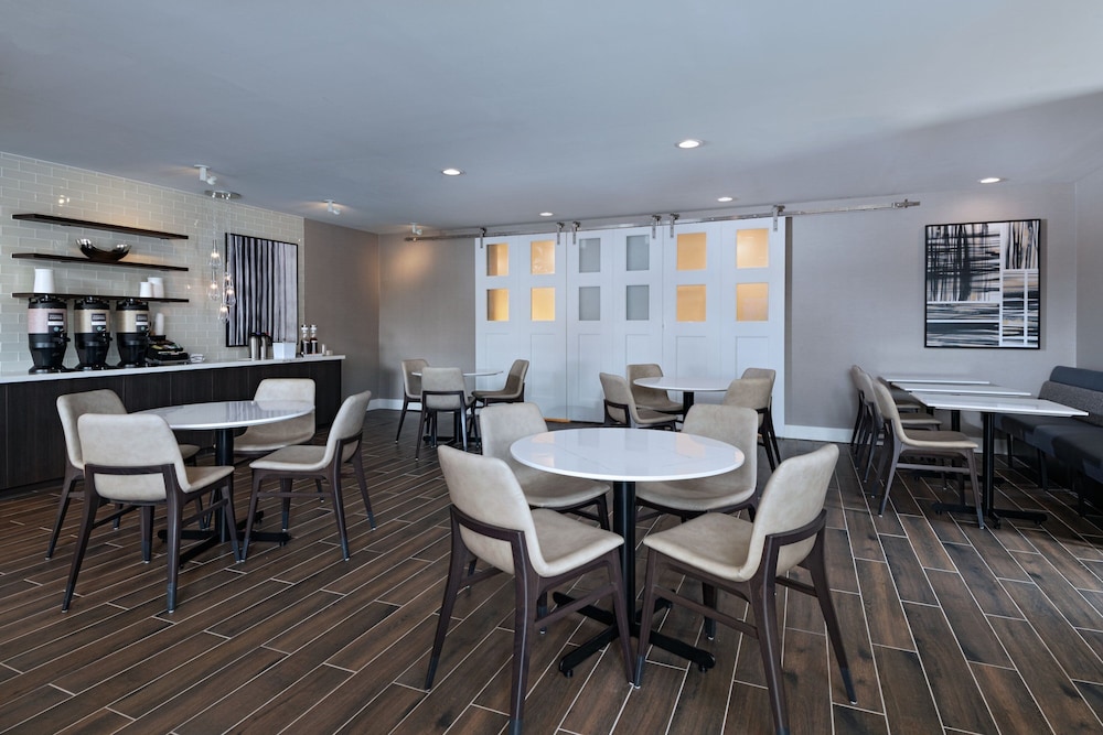 Residence Inn by Marriott New Brunswick Tower Center Blvd - photo 26