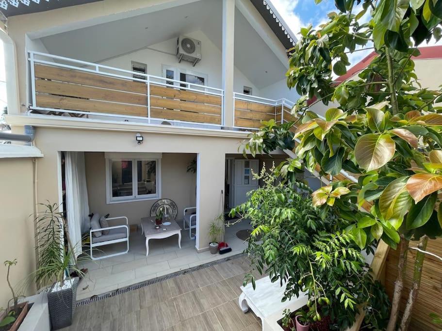 Grand studio charmant tout équipé — 4-Star Luxury Hotel in Saint-Denis, Réunion