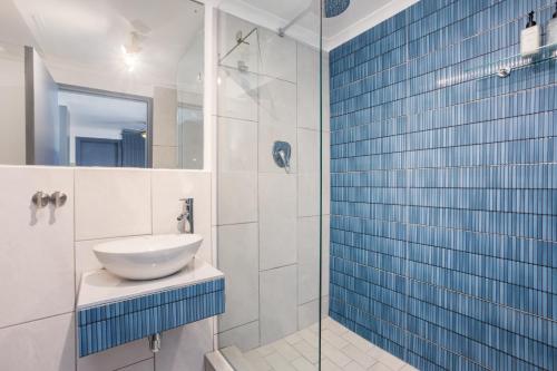 Cape Town Studio Table Mountain Views Gym Free Parking Free WiFi