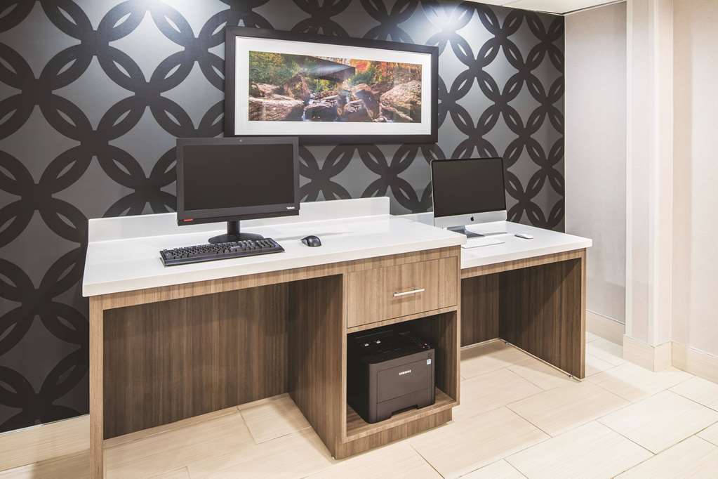 La Quinta Inn & Suites by Wyndham Milledgeville - photo 34