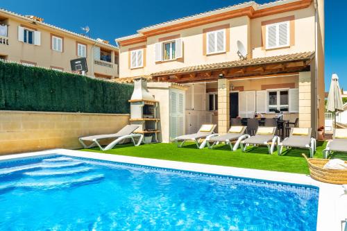 C329 Estrella Verde by Mallorca Villa Selection — 4-Star Luxury Hotel in Port D'alcudia, Spain