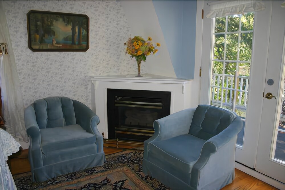 Thornewood Inn & Restaurant - photo 22