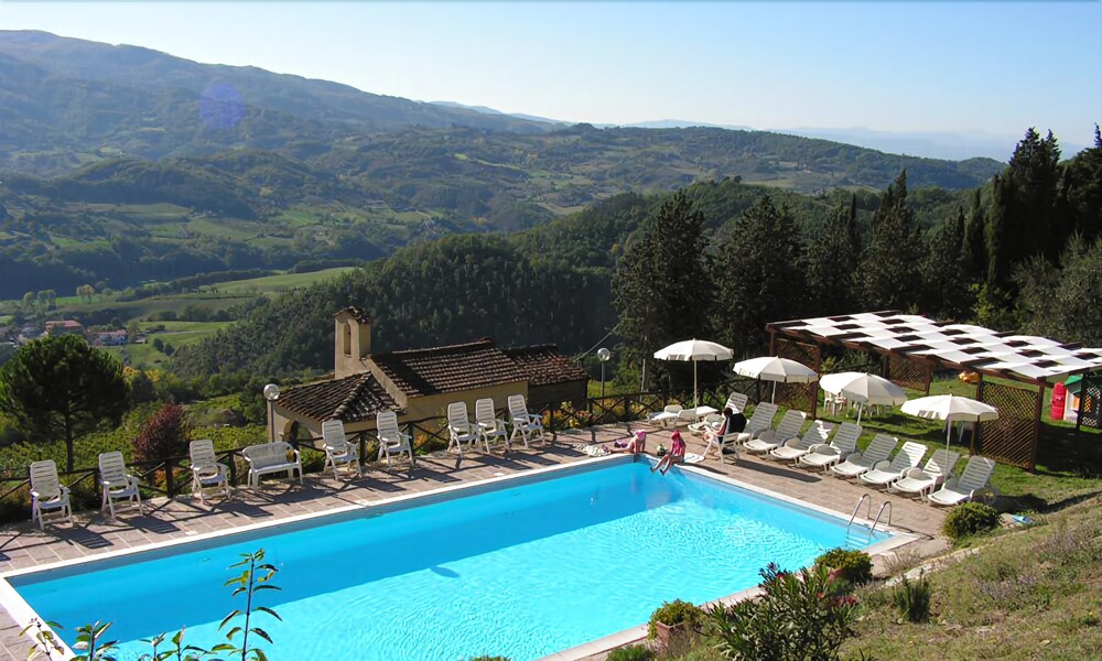 Fattoria Il Lago — hotel in Dicomano