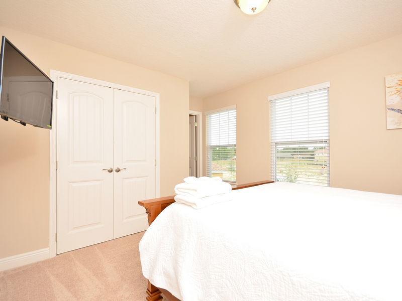 Luxury 7 Bedroom 5.5 Bedroom Vacation Home In Solterra Resort - photo 13