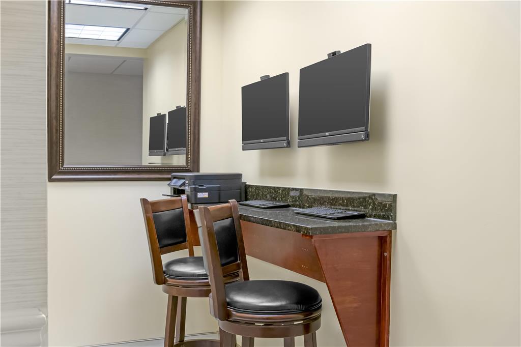 Best Western Plus Vineyard Inn & Suites - photo 43