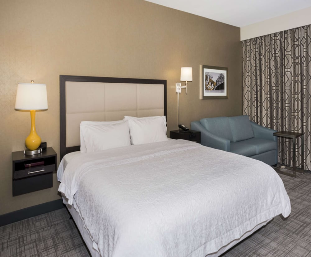 Hampton Inn & Suites Minneapolis University Area - photo 14