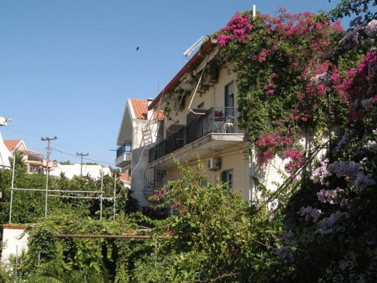 Marina Rooms - carbon neutral hotel in Argostolion