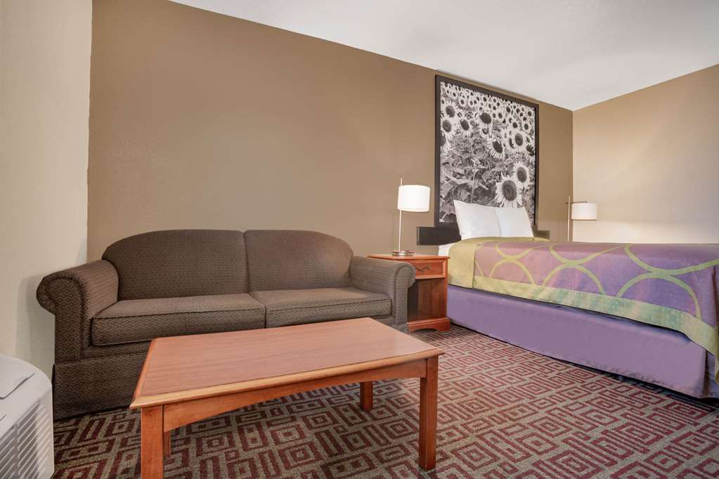 Super 8 by Wyndham Fort Madison - photo 12
