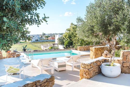 Villa il Cristallo Teloni — 4-Star Luxury Hotel in Torricella, Italy