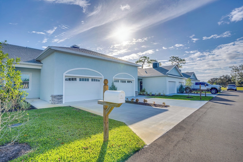 Sebring Retreat w Direct Golf Course Access in Sebring, United States