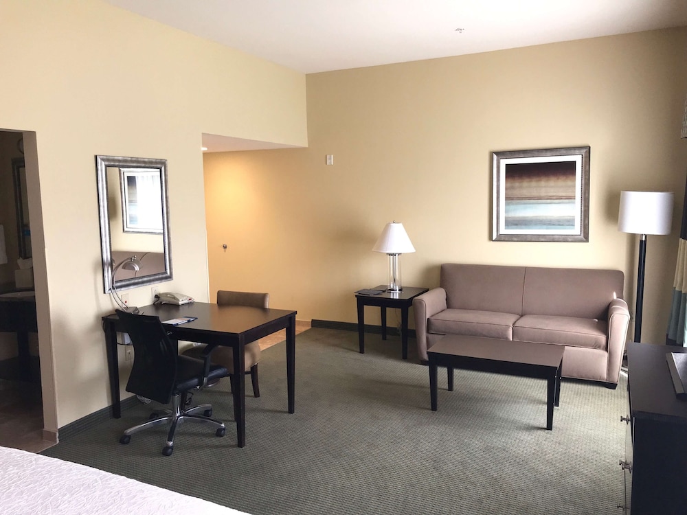 Hampton Inn & Suites Austin Lakeway - photo 11