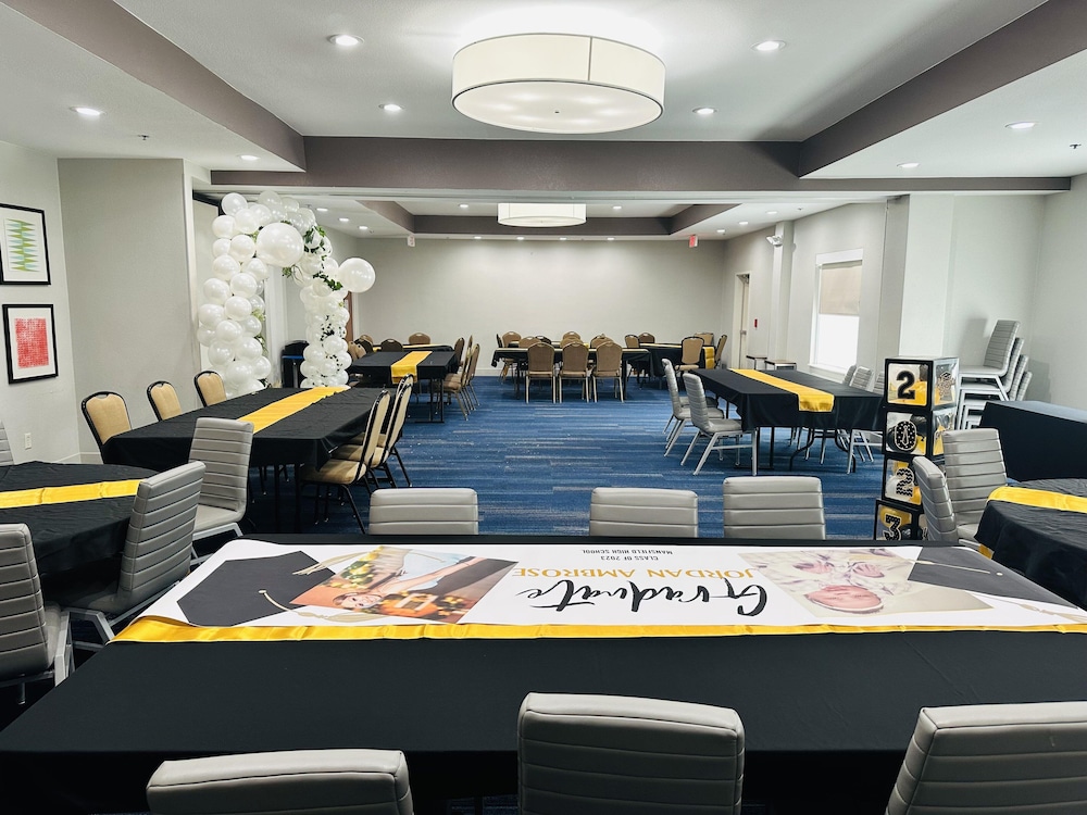 Holiday Inn Express & Suites Mansfield by IHG - photo 59