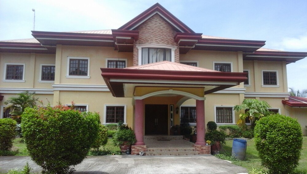Treasure Bay Dive Resort — Malitbog