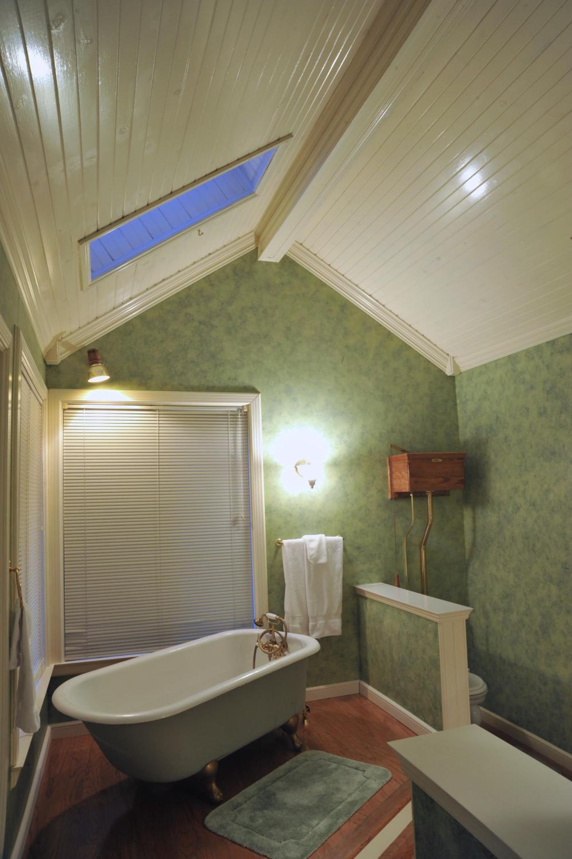 McCloud Hotel - photo 27