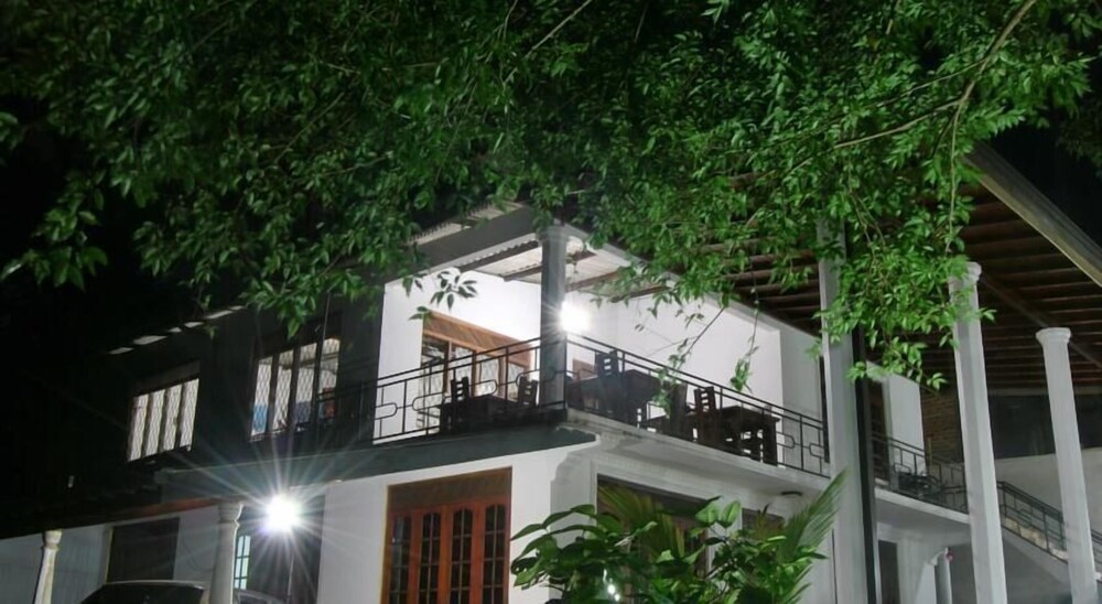 New Hotel Elephant Park - last minute hotel in Kandy