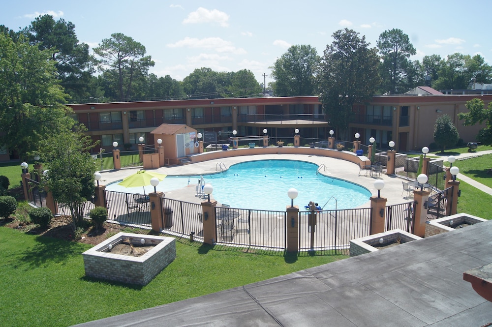 Days Inn by Wyndham Durham Near Duke University - photo 59