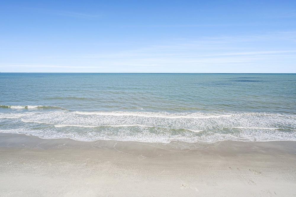 1001 Waters Edge Resort 3 Bedroom Condo by RedAwning - photo 39