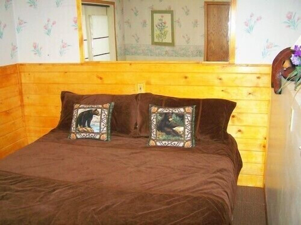 Golden Bear Cottages - photo 10