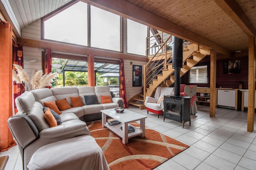 L'écrin de bois — 4-Star Luxury Hotel in Mur-De-Bretagne, France