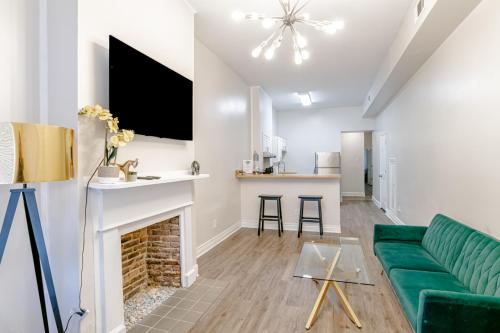 Newly Renovated Downtown Apartment in the Historic District Quiet Street — 4-Star Luxury Hotel in Mobile, United States