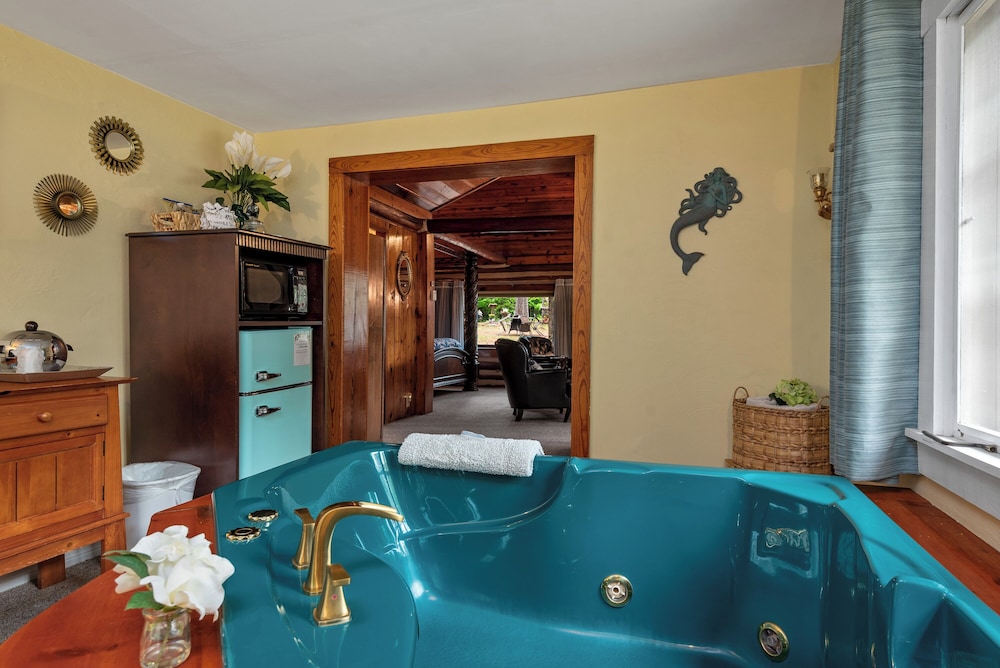 Tall Pines Inn - photo 35