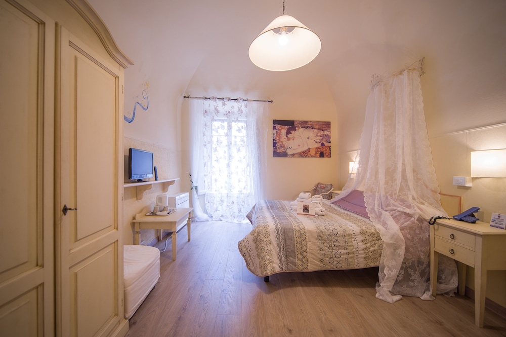 Albergo Etruria in Volterra, Italy