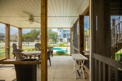 Mermaid Manor by Oak Island Accommodations - photo 21