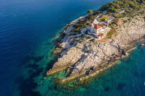 Luxury seafront Villa Lighthouse Ligero on Host island Vis island — 4-Star Luxury Hotel in Vis, Croatia