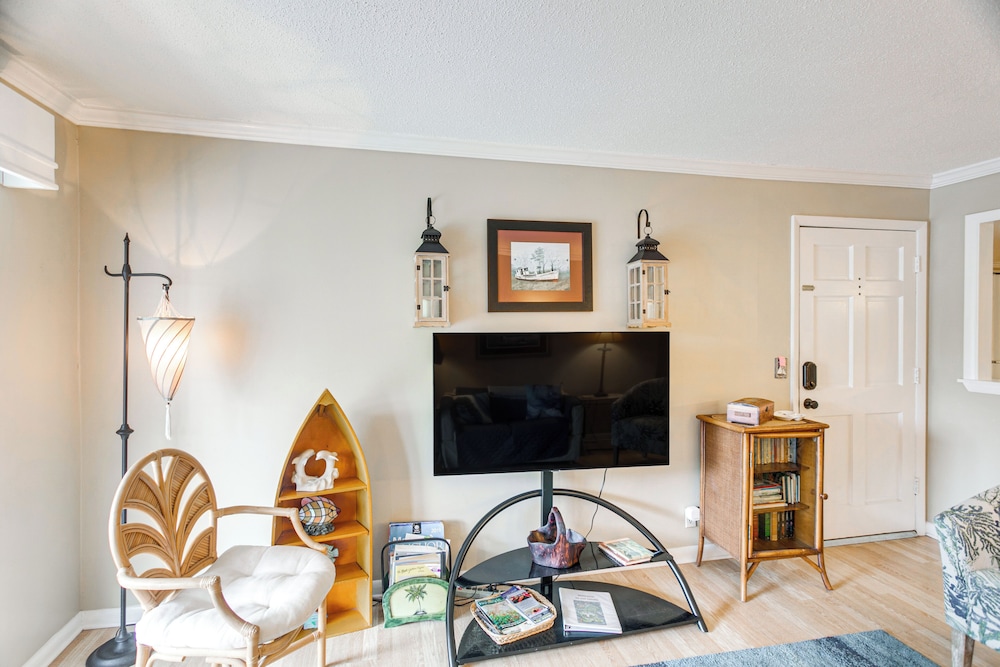 Resort style Condo in St Simons 1 Mi to Pier - photo 17