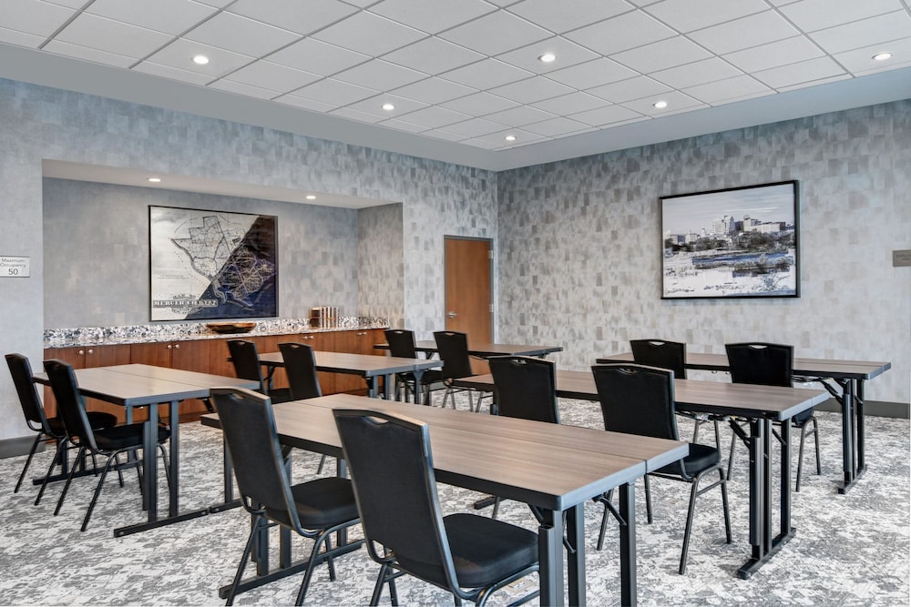 Courtyard by Marriott Hamilton - photo 34