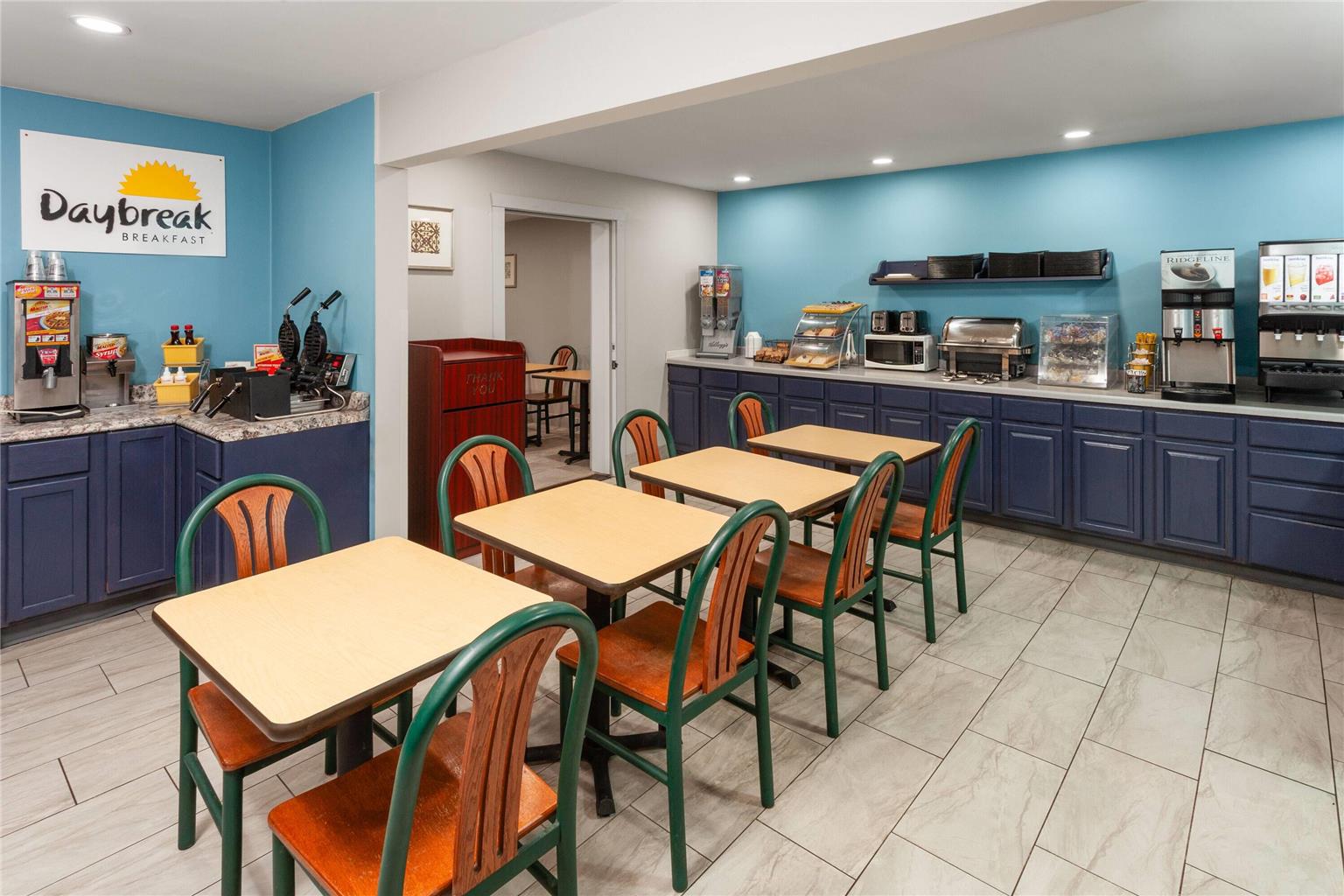 Days Inn by Wyndham Eagle River - photo 22